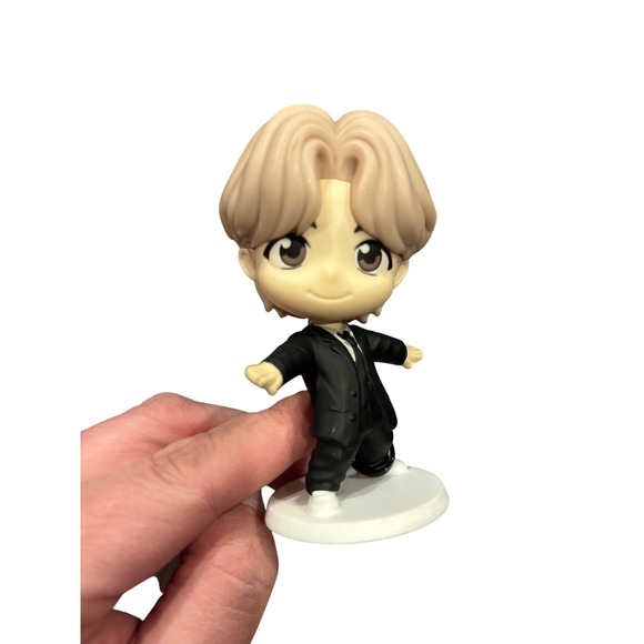 McDonald's Other - BTS TinyTAN V Kim Taehyung McDonald's Happy Meal Toy Figure 2024 Collectible
